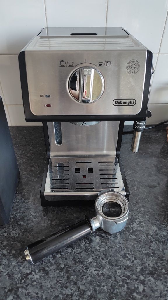Espressor manual De'Longhi ECP 35.31, 1100 W, 15 bar, 1.1 l, Negru