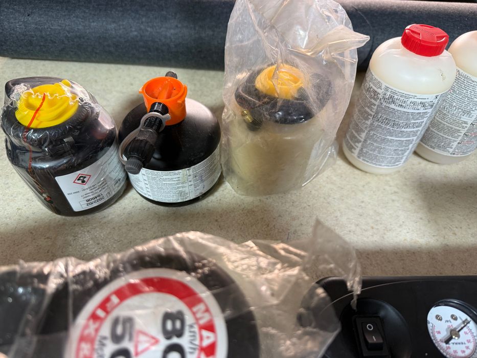 Компресори за гуми и аварийни комплекти