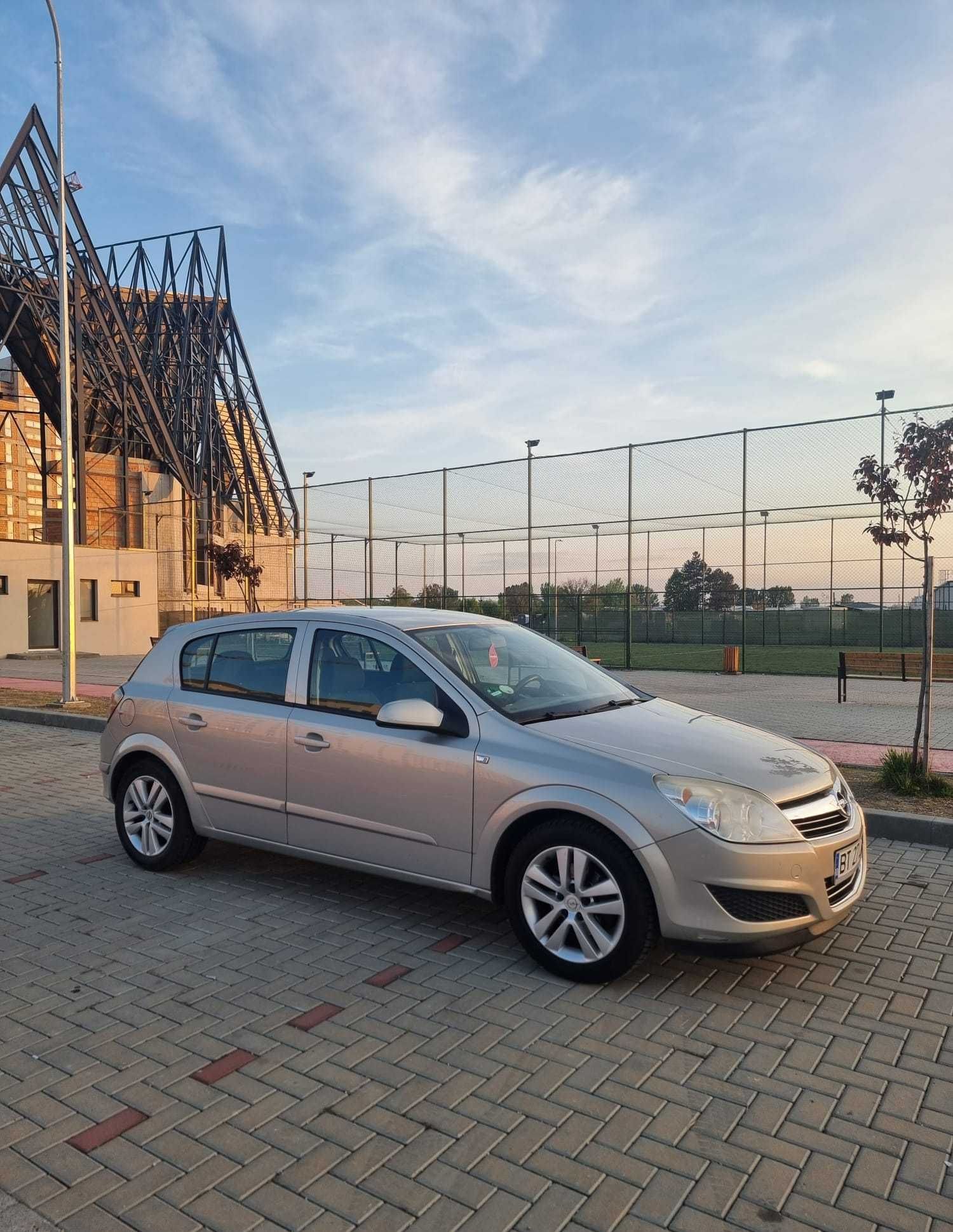 Vând Opel Astra H