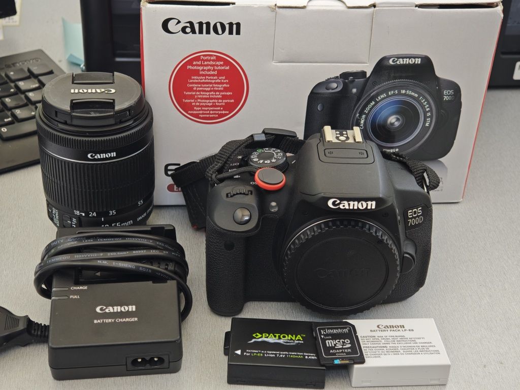 CANON EOS 700D фотоапарат