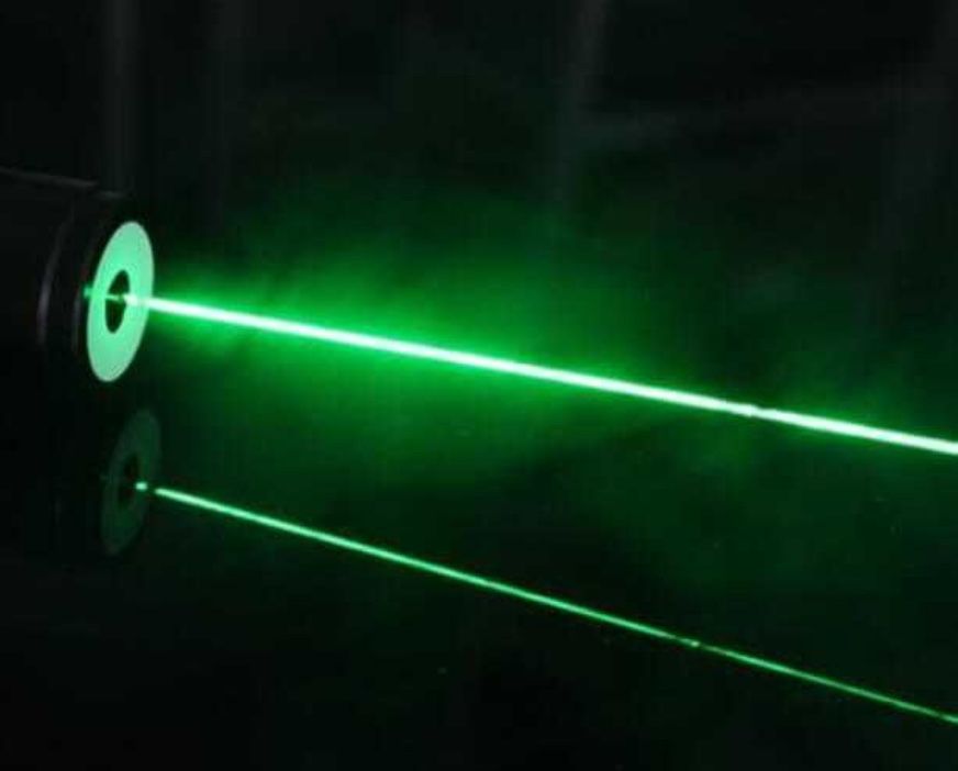 лазерная указка мощная зелёный цвет с аккумулятором