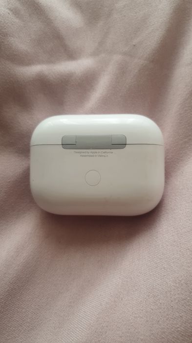 AirPods Pro 3  case; кейс от эйрподс про 3
