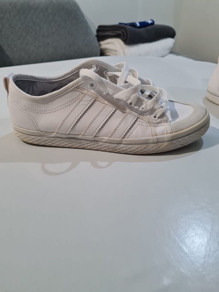 Маратонки ADIDAS