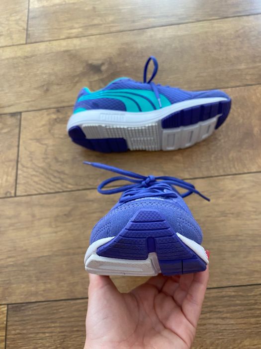 ЧИСТО НОВИ детски обувки Puma