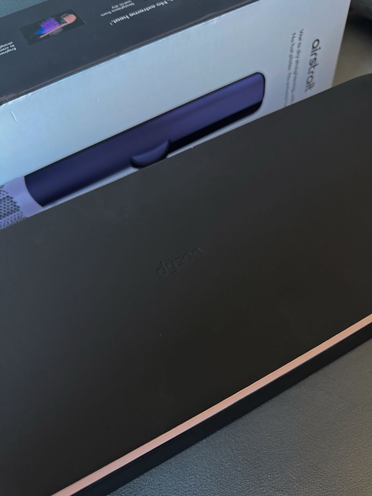 Dyson airstrait jasper plum (лимитиран цвят с кутия за съхранение)