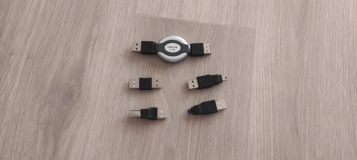 Усб / USB кабел с различни разклонения и опция за разтягане