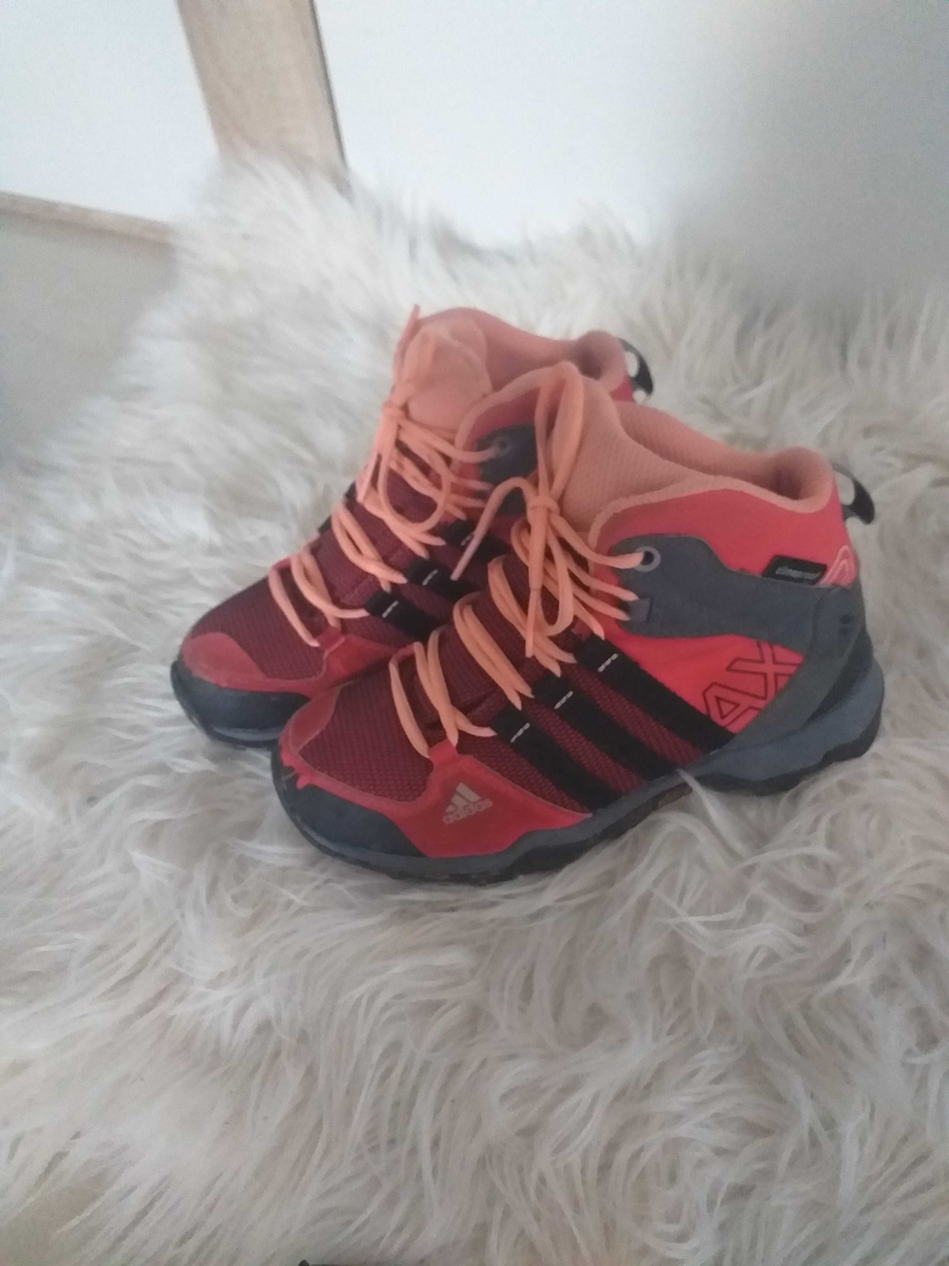 Adidasi Nike mărimea 28.5 si ghete adidas 29.5