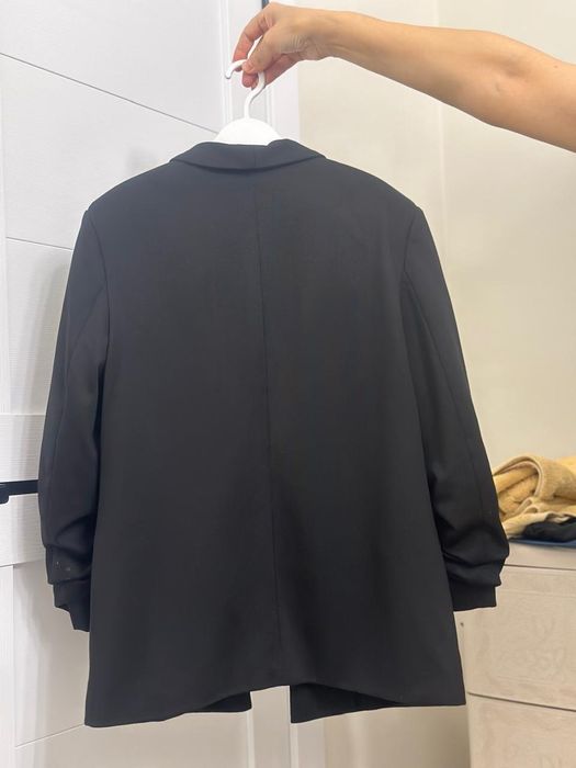 Продаём пиджак размер 36