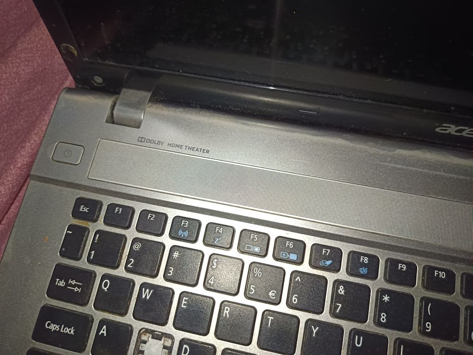 Vând laptop Acer aspire V3 GeForce