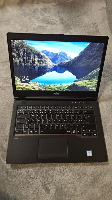 Fujitsu u747, i5 6200u, 16gb ddr4, 256gb NVME