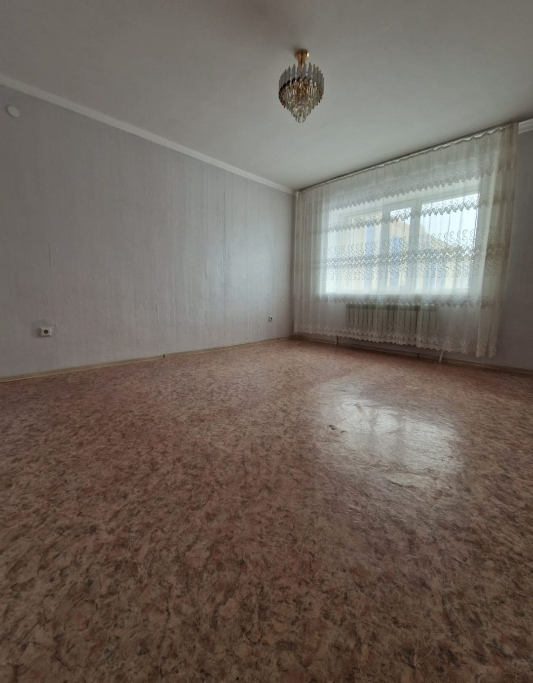 Продам 1 кв 43 квм жм.Нурсити 2 мкр