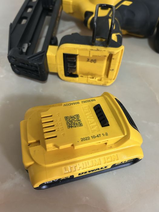 Dewalt DCN 660 pistol de cuie finisaj