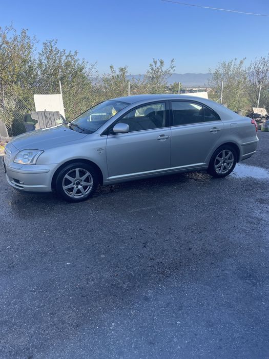 Тойота авенсис