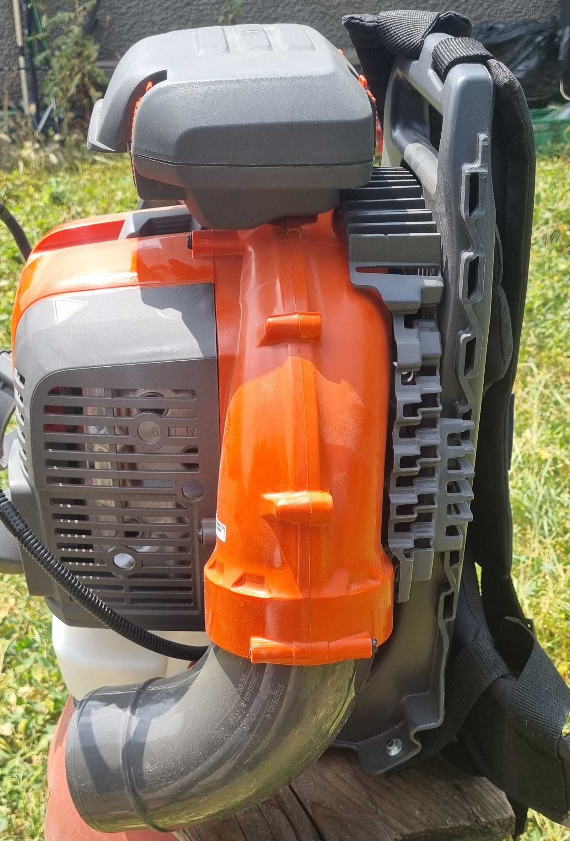 Suflantă frunze marca husqvarna
