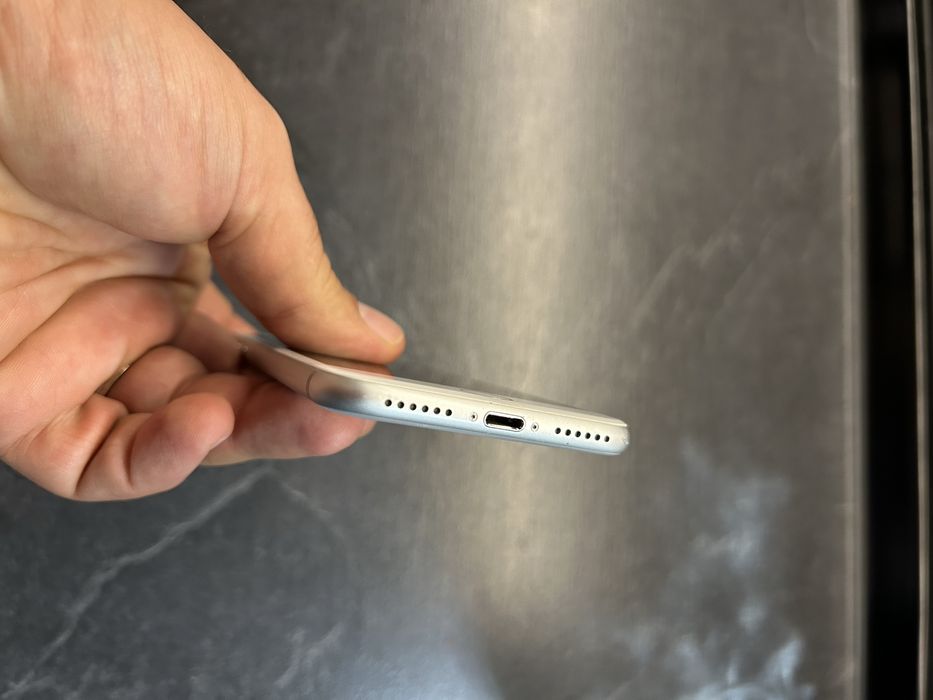 Iphone 8, 256gb, arata excelent