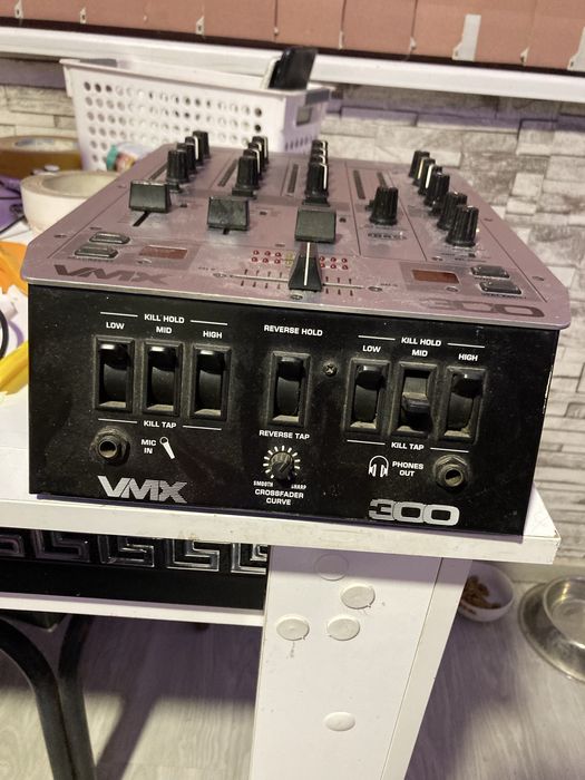 DJ Mixer Behringer VMX-300 Pro