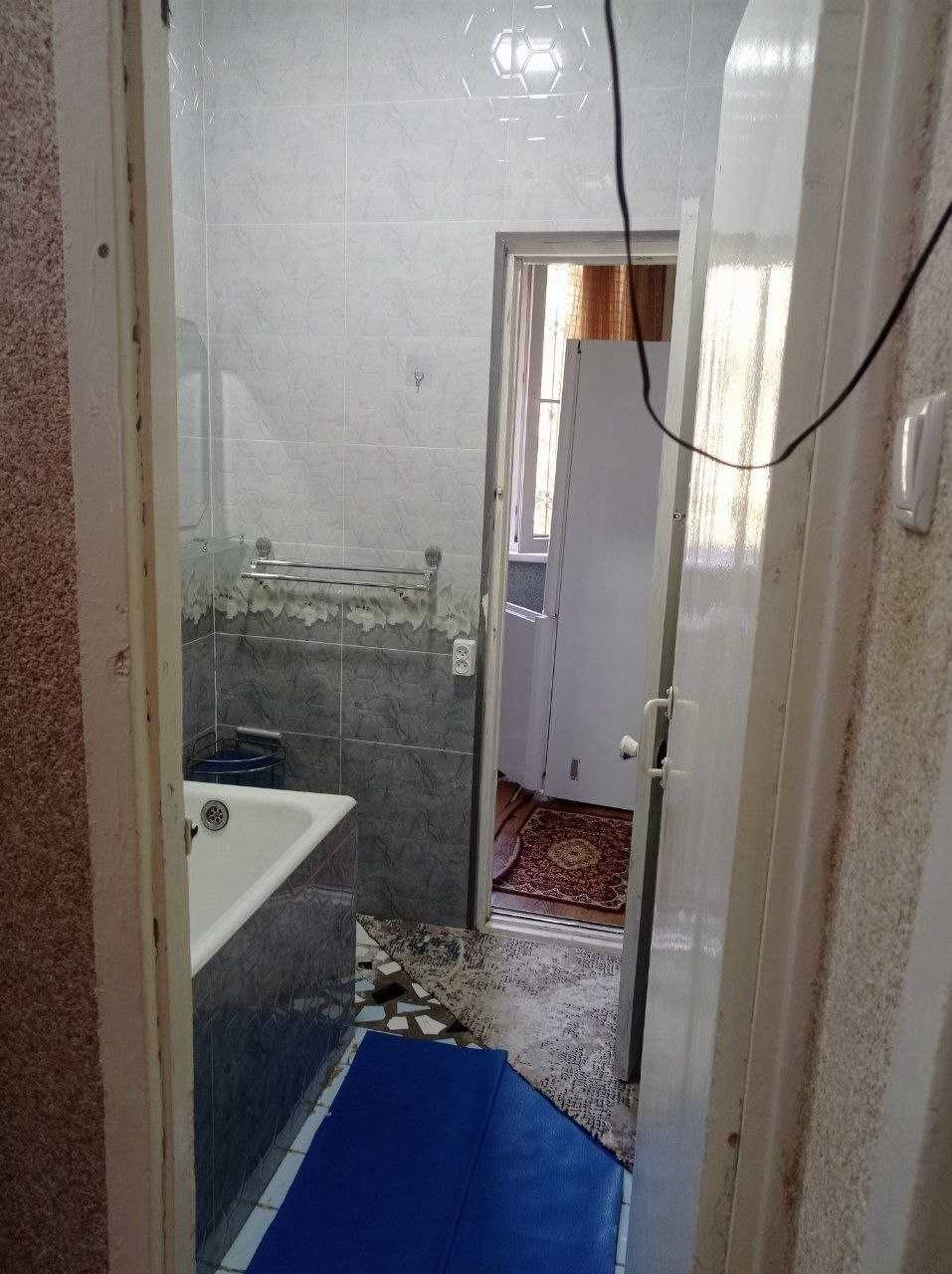 Toshkent shahrida  Uchtepa tumani xokimyat yonidan kv