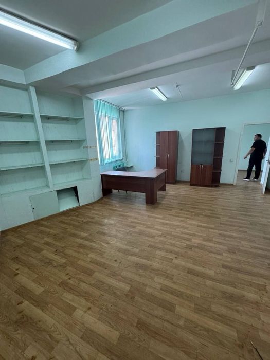 Аренда под офис 1 минут от метро Айбек! 55м2 2 комната 850$