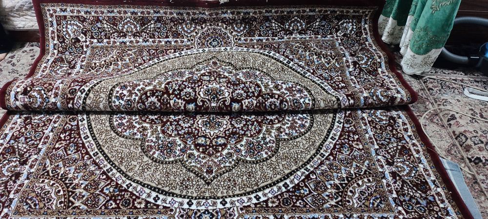 Gilam sotiladi holati yangi