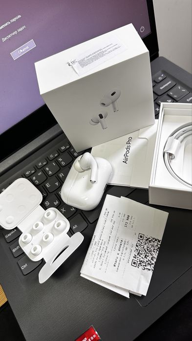 Продам airpods pro 2 оригианл,правый наушник