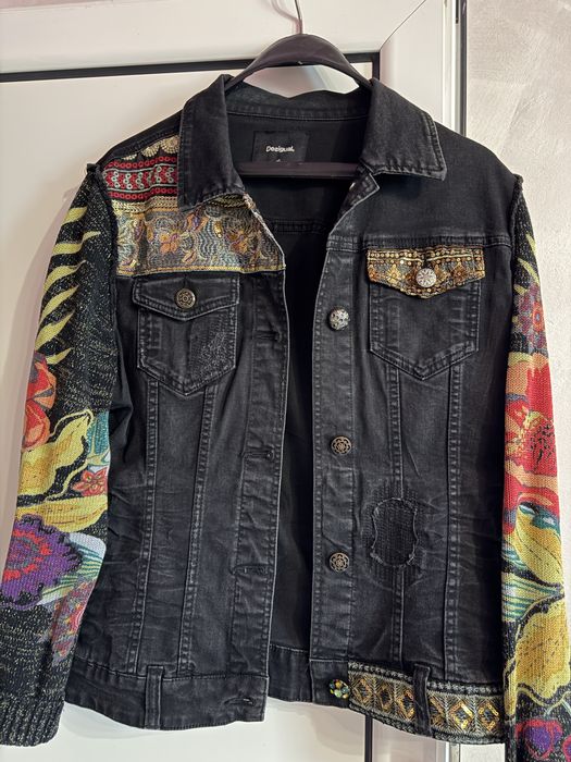 Страхотно яке Desigual