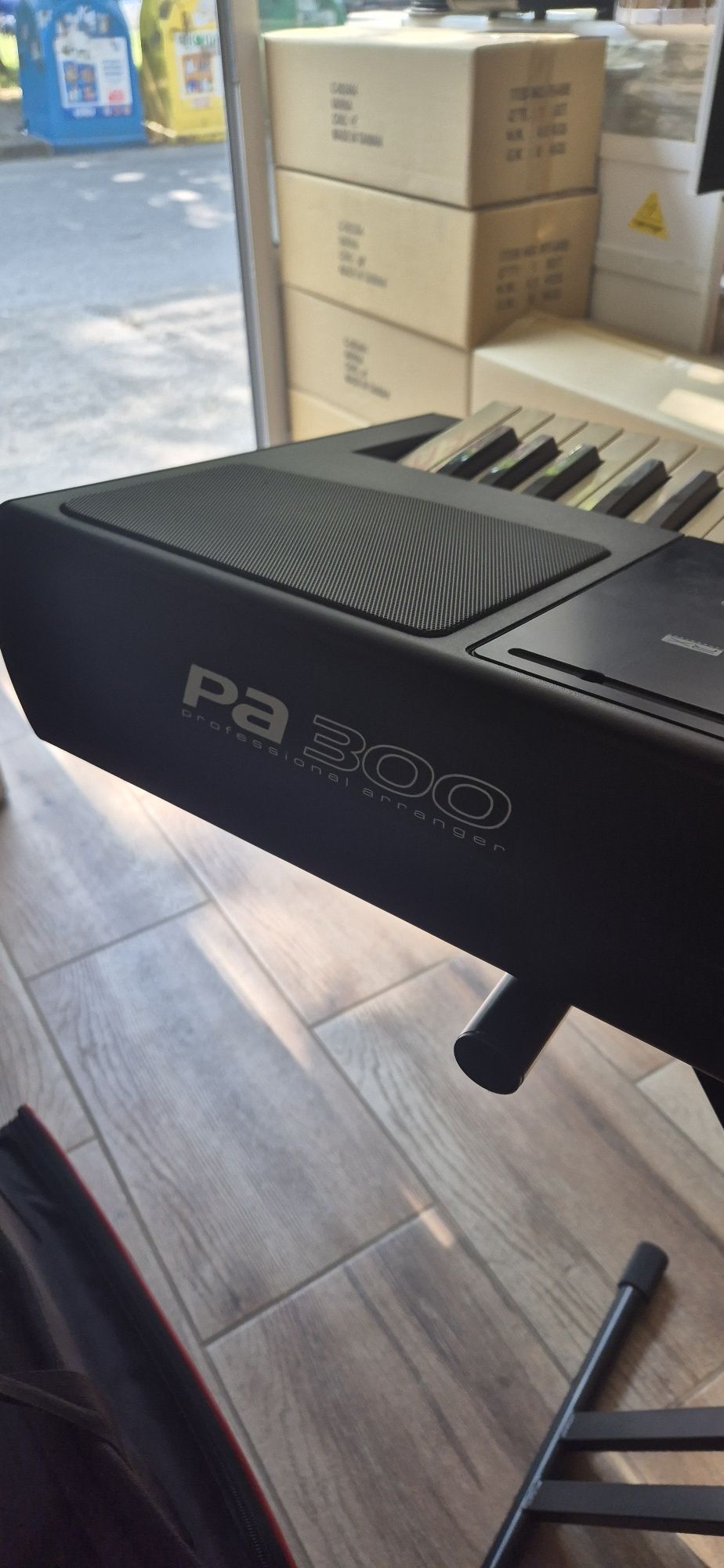 Korg Pa 300  Корг Па 300