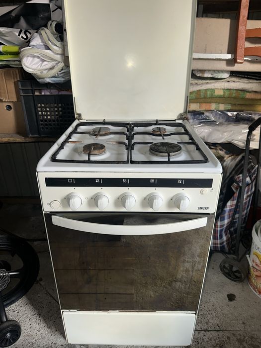 Газовая плита Zanussi полностью рабочаяя