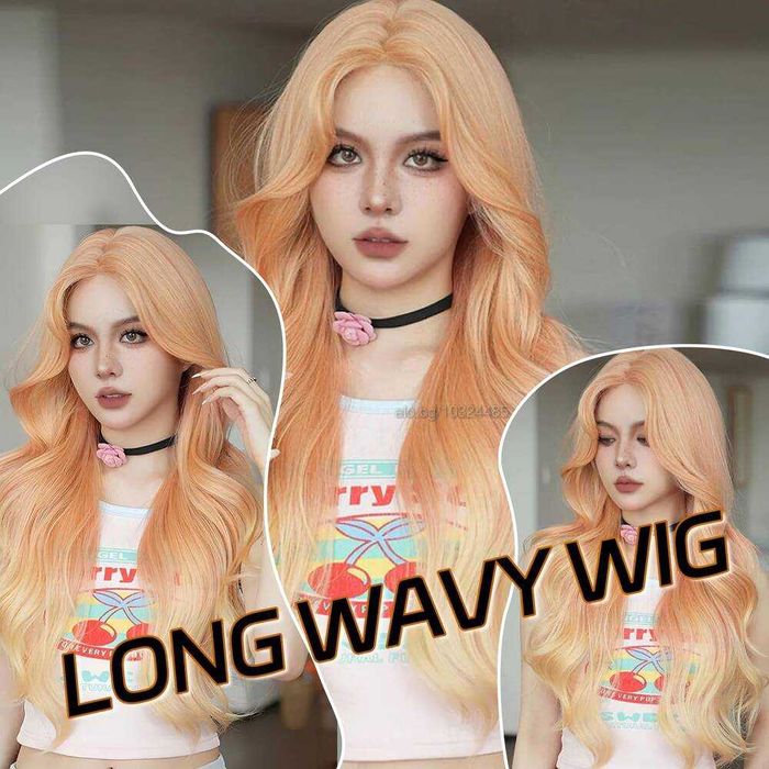 Оранжева къдрева перука с руси краища на път