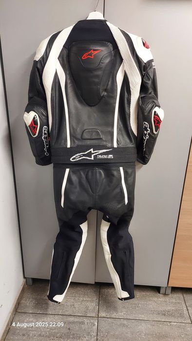 Кожени мото екипи Alpinestars цял и от две части, размер 54 и 52.