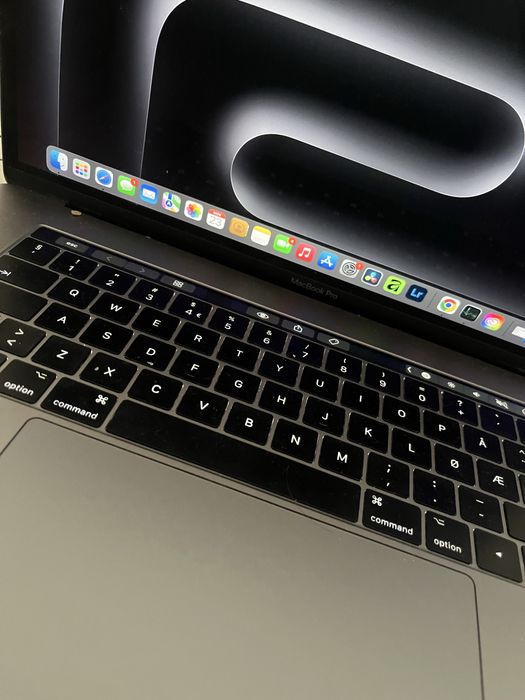 MacBook Pro 2017 15inch touchbar