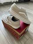 Pantofi sport din piele Vans Rowley Classic Stone Grey marime 34.5 NOI