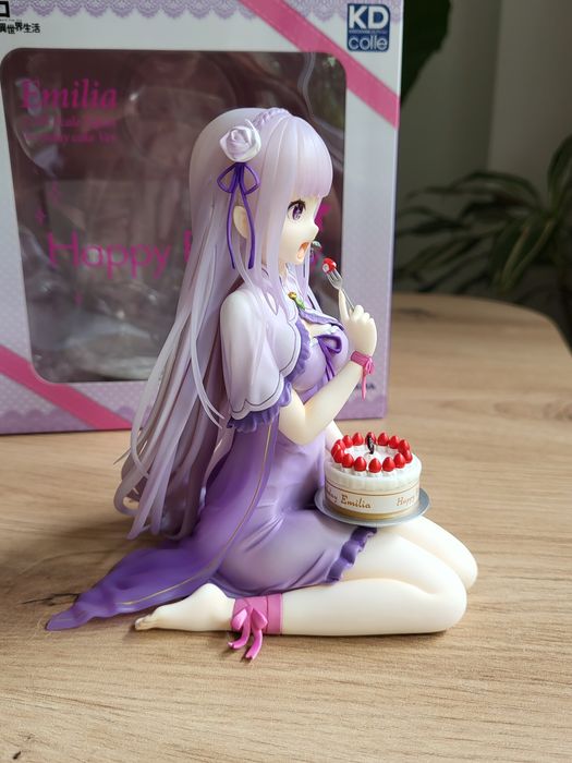 Аниме фигурка Happy Biryhday Emilia