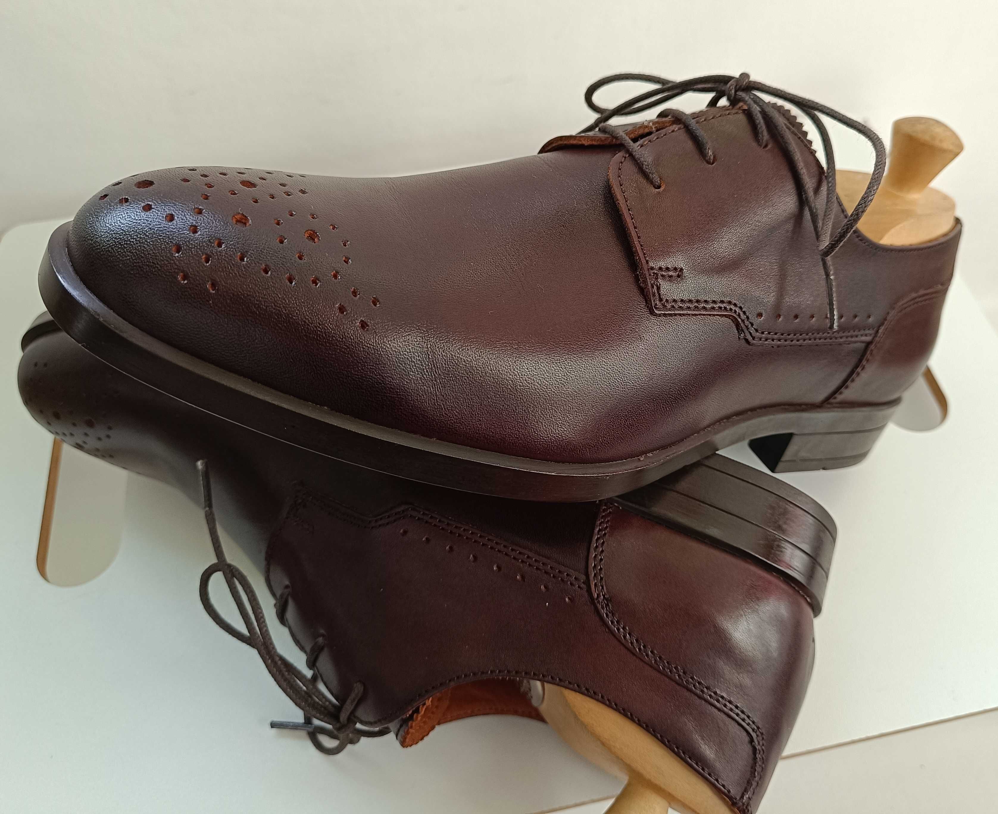 Pantofi derby 40 lucrati manual Minelli NOI piele naturala moale