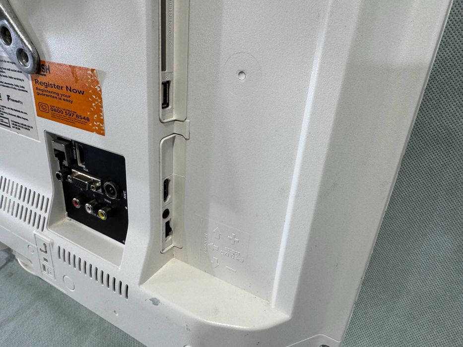 Телевизор - Bush 24 inch / smart / A26