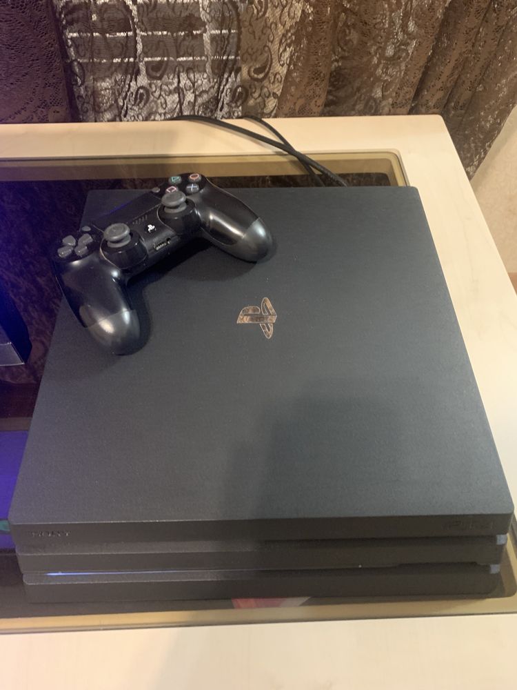 Продам PS4 Pro