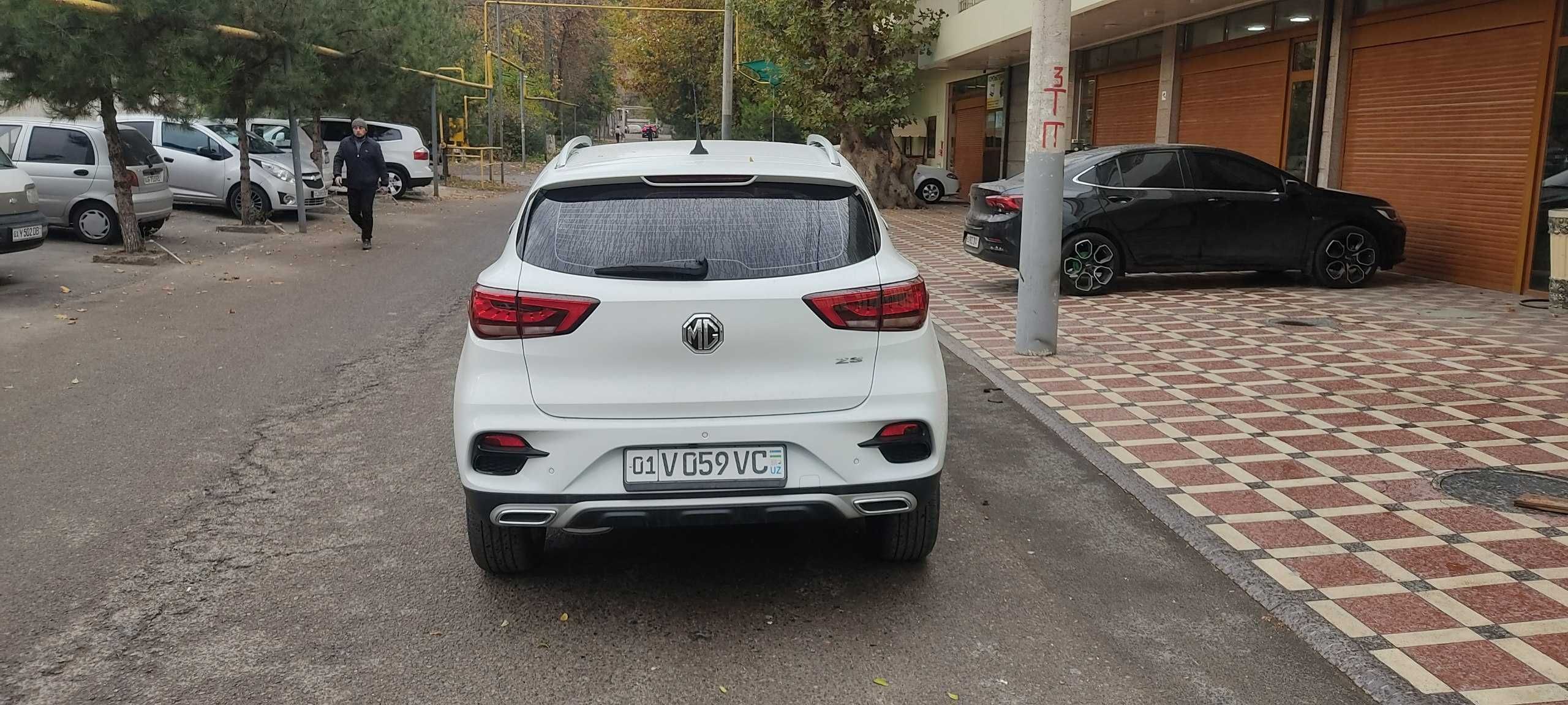 MG ZS кроссовер 1.0-литровый турбодвигатель