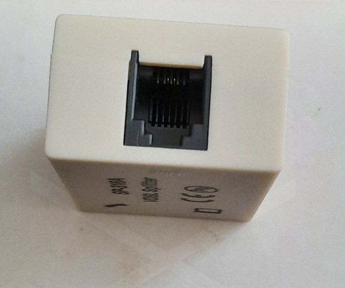 Uztelecom wifi router & splitter