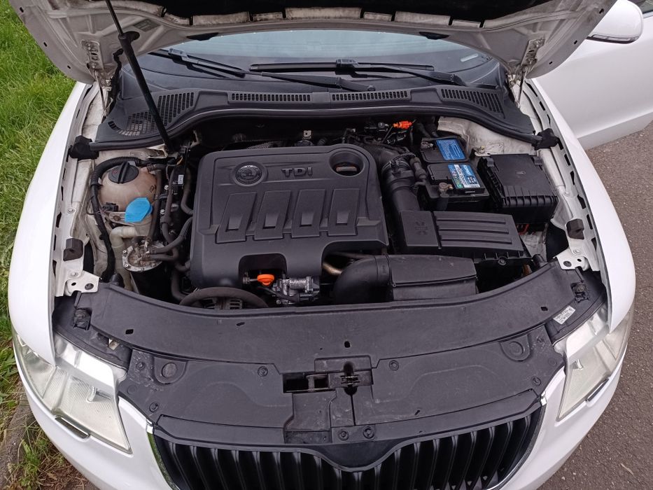 Vând Schimb Skoda Superb Automată An 2013