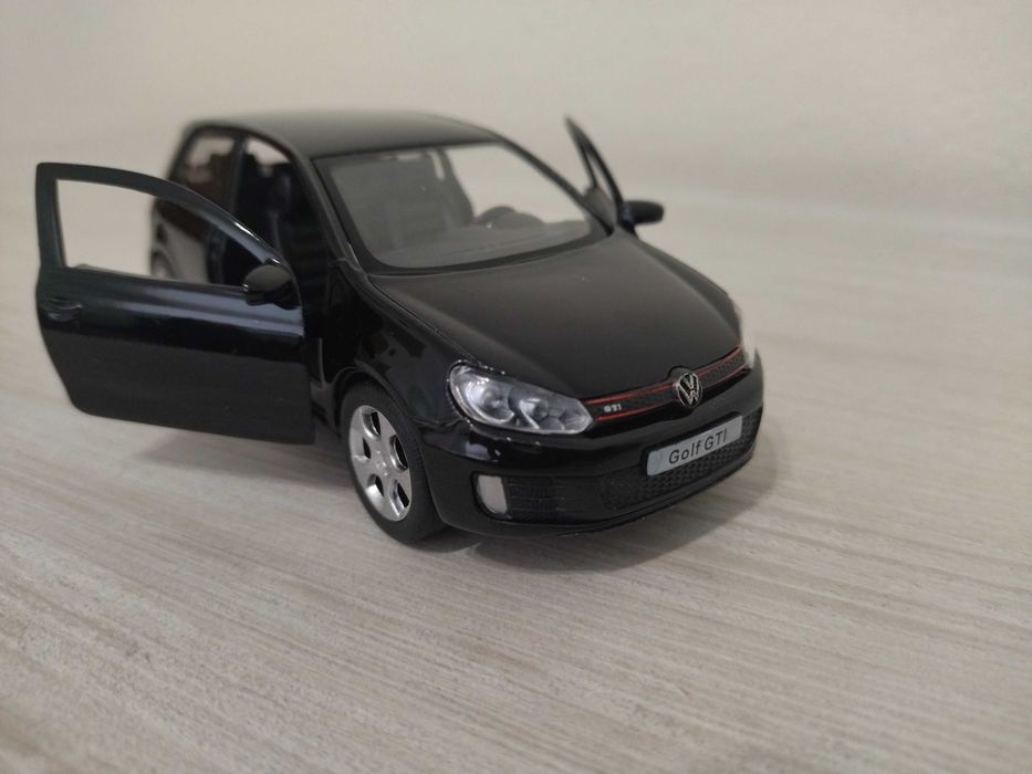 Метална количка Volkswagen Golf  GTI !!!
