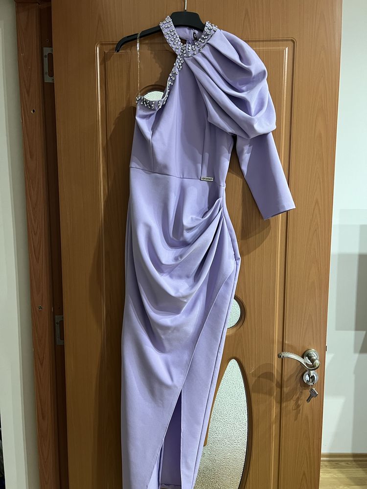 Rochie eleganta cu pietricele