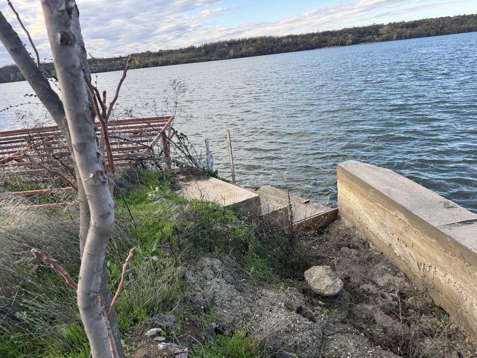 Vand teren la dunare 982 m2