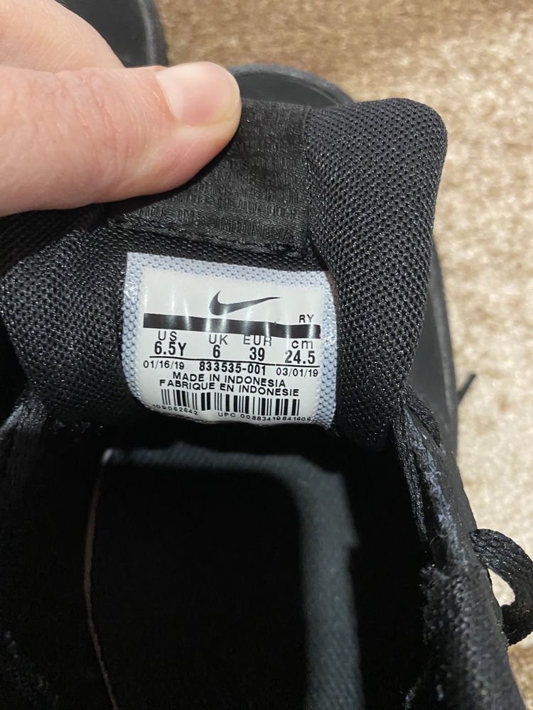 Дамски маратонки Nike