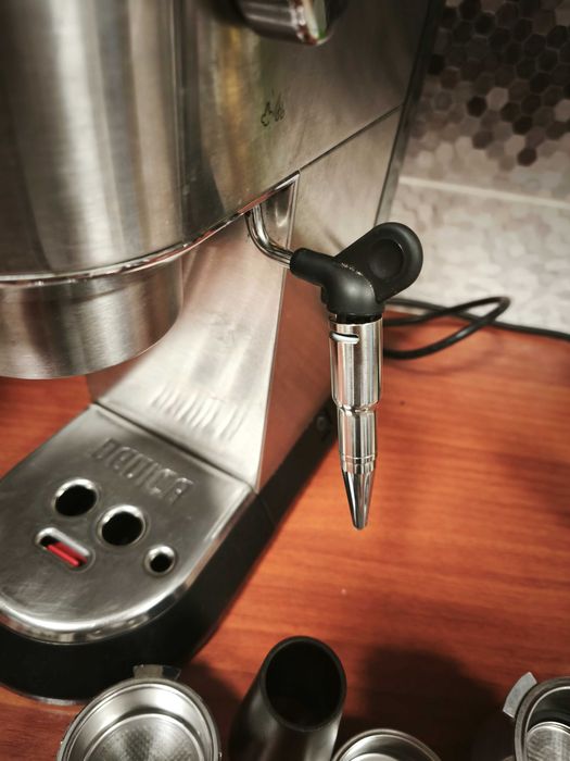 Vand set DeLonghi Dedica EC685 si rasnita Kingrinder p2