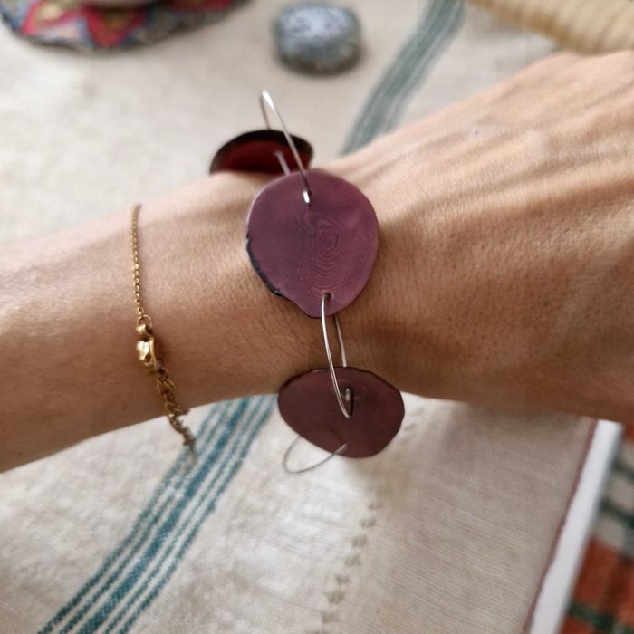 Brățară statement de designer – elemente din lavă vulcanică finisată