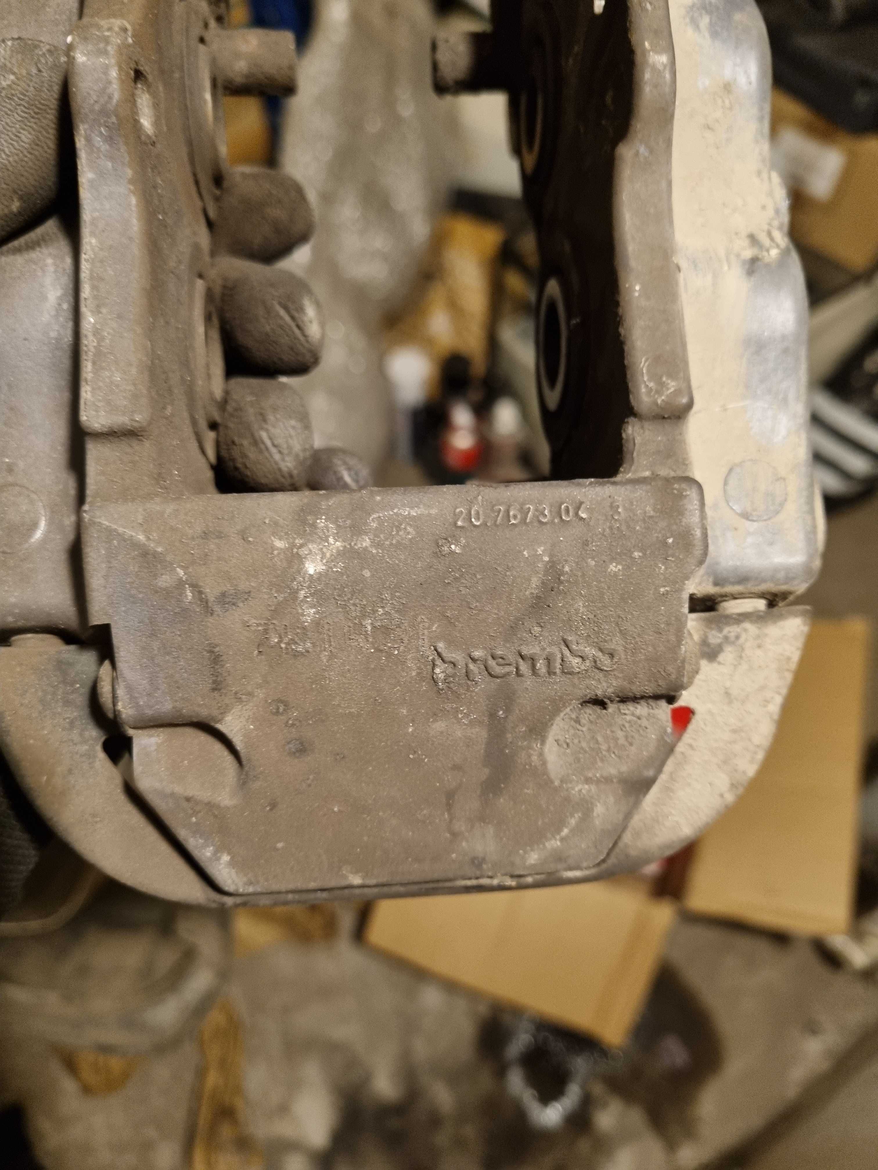 Комплект 4 бутални апарати Brembo с накладки за  Q7, Тouareg, Сayenne