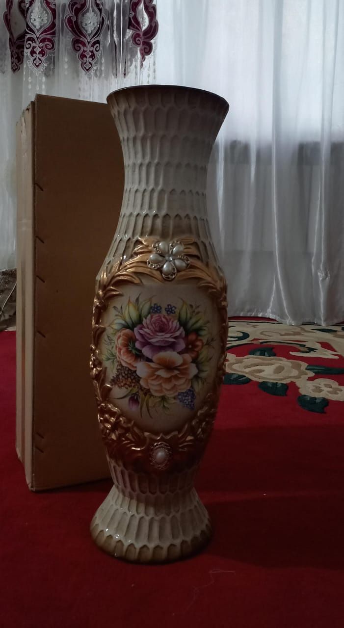 Ваза жаңа  срочно Түркістанда.