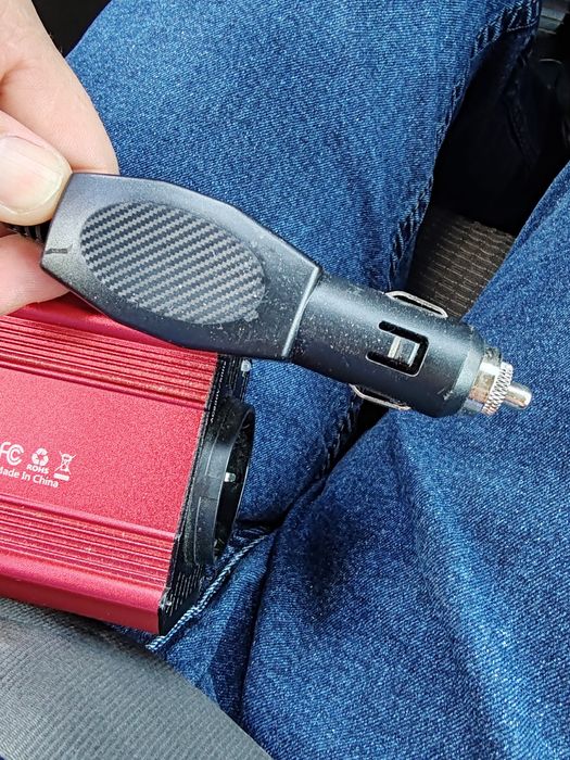 Invertor 12v la 220v