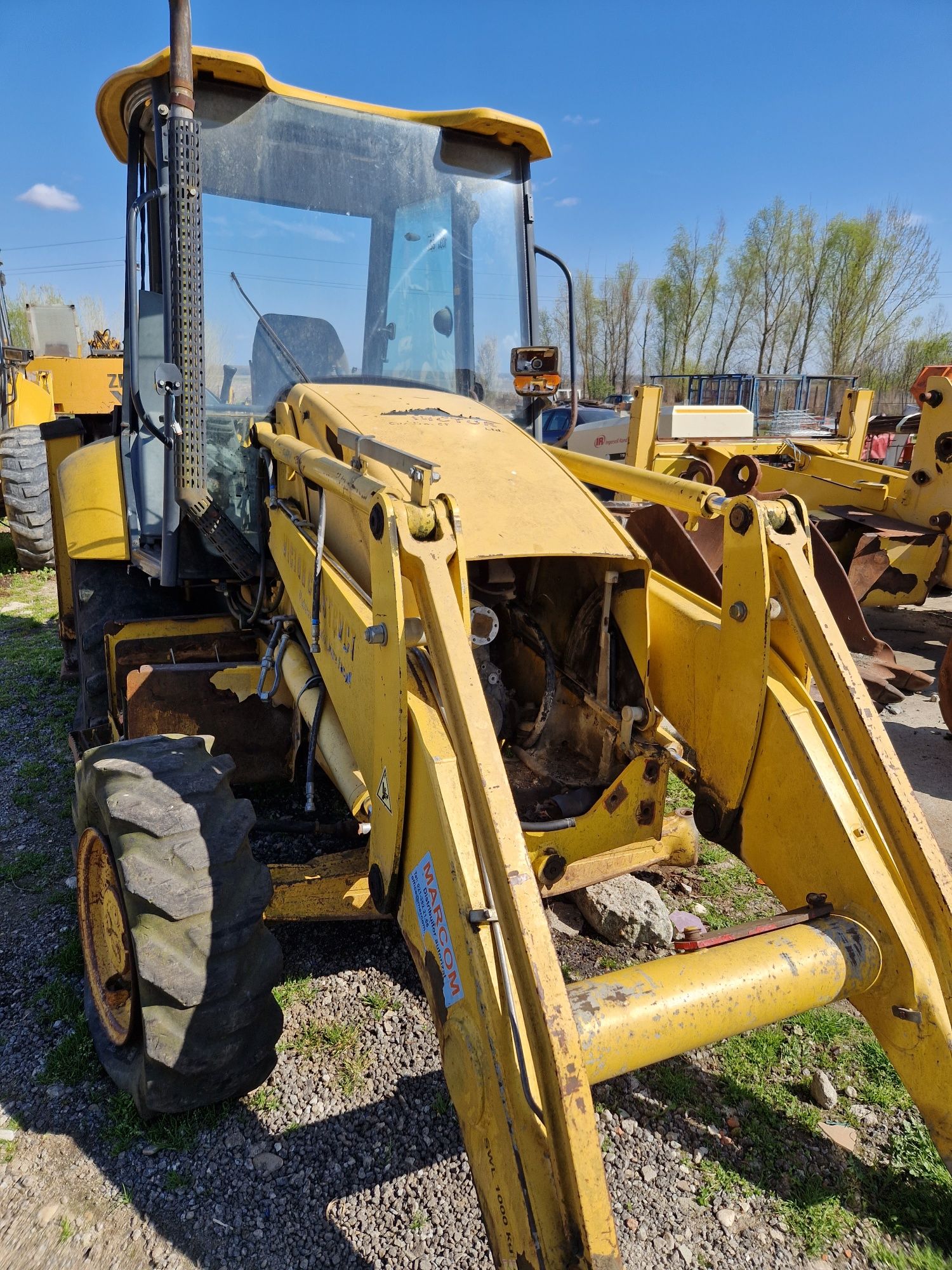 Dezmembrez Buldoexcavator  Komatsu WB 93R5 An 2008 braț  telescopic