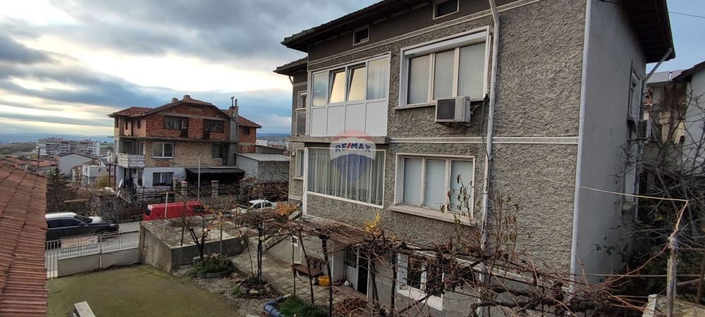 Триетажна къща, гр.Аксаково, обл. Варна ТМ