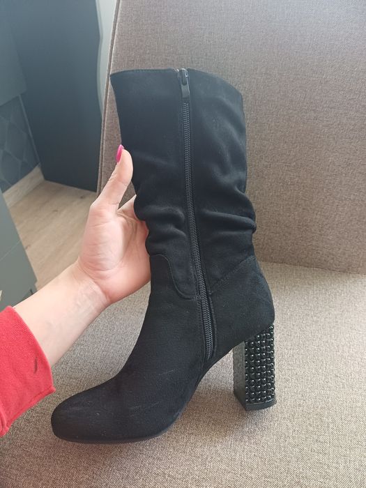 Дамски боти с ток